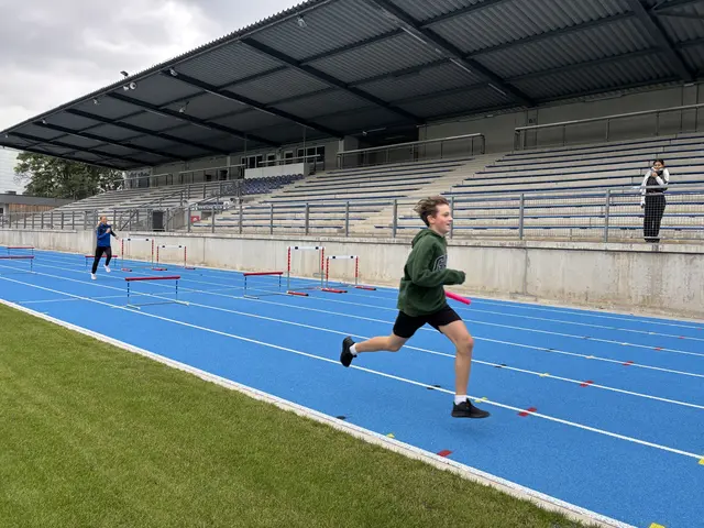 Stadlau: Startschuss für die neue Leichtathletik-Freiluftanlage in Stadlau.  | Foto: Michael Marbacher/MeinBezirk