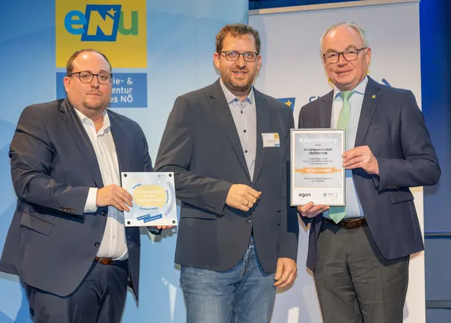 Bernhard Karnthaler, Christian Karrer und Stephan Pernkopf (v.l.) bei der Auszeichnung | Foto: Erich Marschik