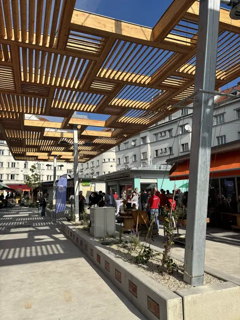 Großjedlesdorf: Der Schlingermarkt bekam ein Photovoltaikdach. | Foto: Luise Schmid/MeinBezirk