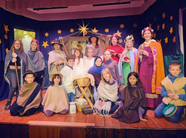 „Von heiteren Hirten und komischen Königen" mit den jungen Theaterspielern der Bühne Zellerndorf. 
