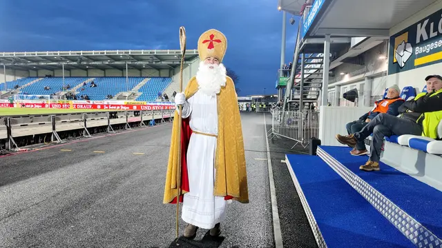 Er war ein guter, gerechter Mann, der Nikolaus - aber ein Tor mehr für den TSV Hartberg hätte er gerne noch miteinpacken können. | Foto: Reinhard Sandbichler