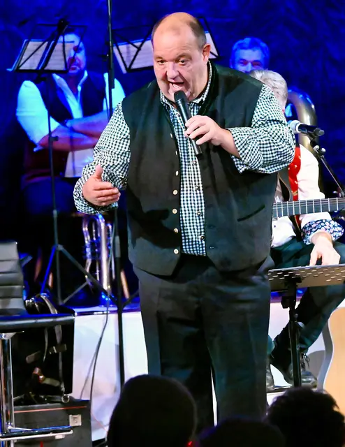 Eine von vielen Stimmen aus dem Zillertal: Lois Neuner kann es humorvoll, aber auch besinnlich. | Foto: Hassl