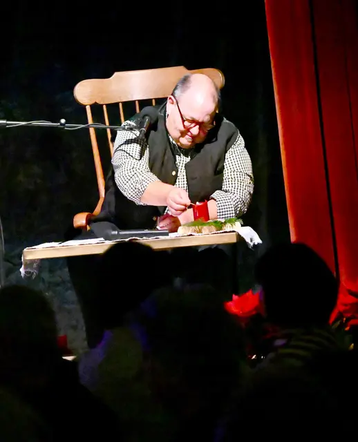 Im Finale zündete der Lois ein Kerzerl an - ein stimmungsvolles Finale eines wunderbaren Abends. | Foto: Hassl