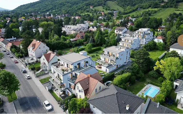 Strebersdorf: In der Langenzersdorfer Straße entsteht ein Luxus-Bau. Das Grätzl kritisiert die fehlende Umweltfreundlichkeit des Projekts. | Foto: Glorit