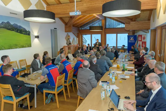 Rund fünfzig Kooperationspartner kamen zur diesjährigen Vollversammlung der Euregio Inntal auf der Aschinger Alm in Ebbs. | Foto: Hans Osterauer