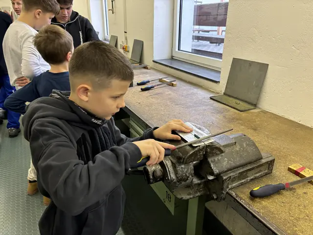 Konzentriert bei der Arbeit. 