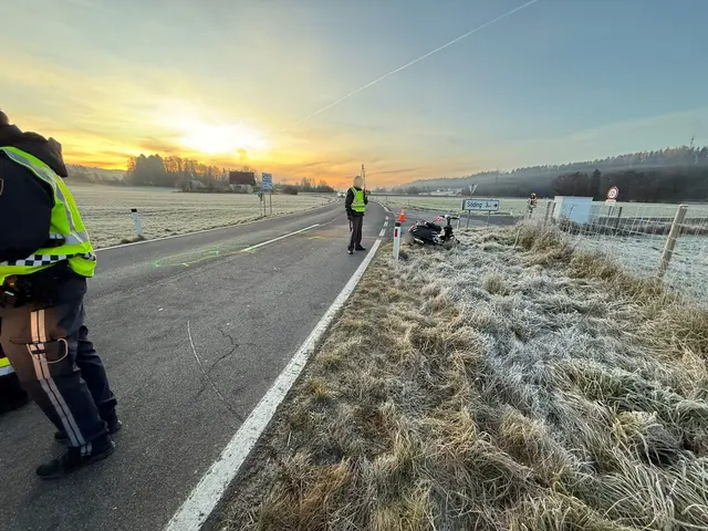 Der Unfall passierte in den frühen Morgenstunden. | Foto: Feuerwehr Hitzendorf
