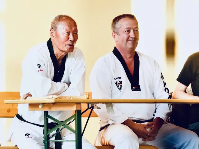 Großmeister Kim Yang Woong, 9. DAN (links), mit Meister Robert Maak, 1. DAN (rechts). | Foto: Helmut Stonig