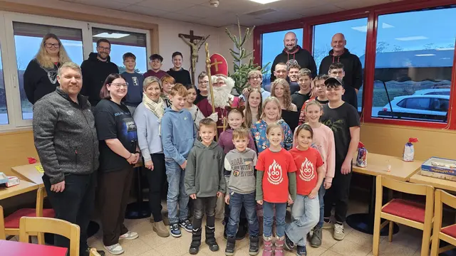 Die Feuerwehrjugend und die Feuerwehrkids hatten eine gemeinsame Weihnachtsfeier im Feuerwehrhaus. | Foto: Feuerwehr Mattersburg