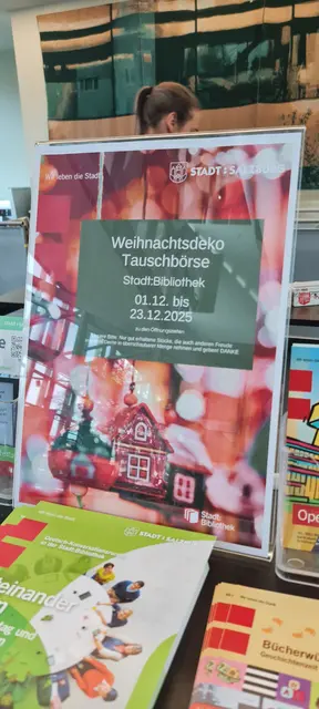 Die Weihnachtsdeko Tauschbörse findet in der Stadtbibliothek statt.  | Foto: sabrina moriggl