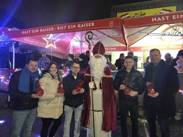 Vlnr. GR Christian Schrammel, GR Sarah Haider, Andreas Kern, Nikolaus, Simon Resch, LAbg Alexander Schnabel | Foto: FPÖ