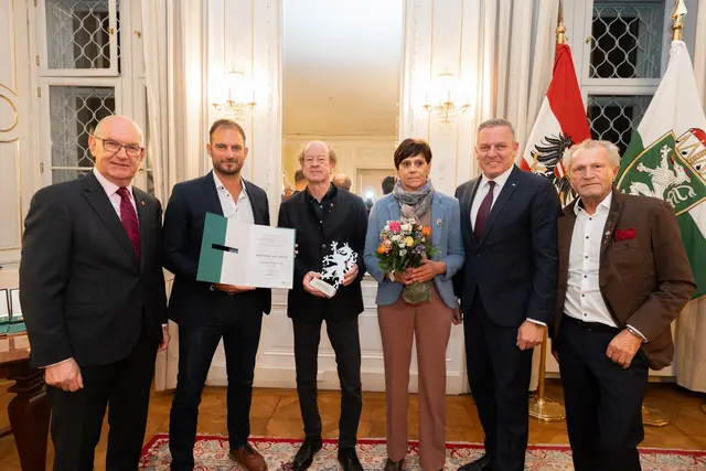Die Sportunion Leibnitz Athletics wurde von LH Mario Kunasek mit dem Steirischen Panther als Sportverein des Jahres 2025 ausgezeichnet. | Foto: Land Steiermark/Robert Binder