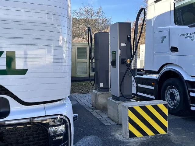 Nach rund 75 Minuten Ladezeit ist die volle Batteriekapazität in den E-Lkws wieder verfügbar | Foto: MeinBezirk/Leonie Herrmann