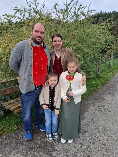 Karin Hinteregger und Christoph Weinberger mit ihren Kindern Christoph und Anika | Foto: Privat