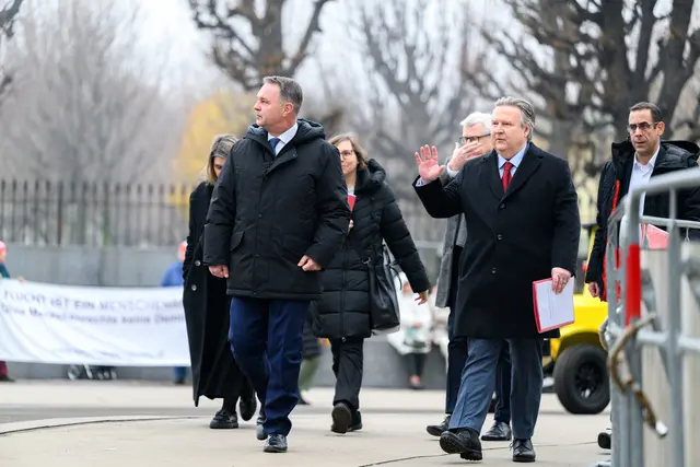 v.l. Vizekanzler Andreas Babler und Bürgermeister Michael Ludwig (beide SPÖ) anlässlich eines Treffen der Steuerungsgruppe der Reformpartnerschaft im Bundeskanzleramt, am Dienstag in Wien. | Foto: APA-Images / APA / MAX SLOVENCIK