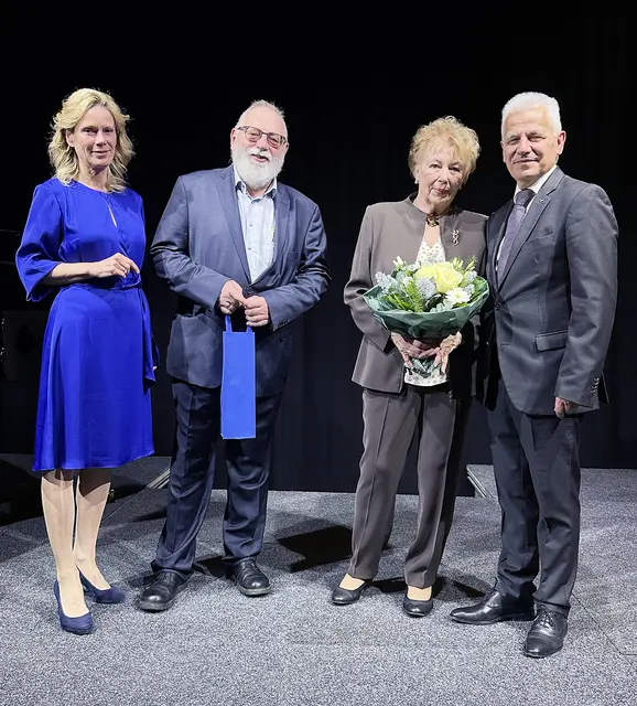 Schließlich feierten die ehemalige Gemeinderätin Rosa Swirak und Gemeinderat Franz Jedlicka am Freitag Geburtstag, wozu Bürgermeister Johann Zeiner und Vizebürgermeisterin Michaela Haidvogel herzlich gratulierten. | Foto: Marktgemeinde Maria Enzersdorf