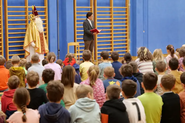 Der Nikolaus besuchte die Volksschule und die Kindergärten Michelhausen. | Foto: Marktgemeinde Michelhausen