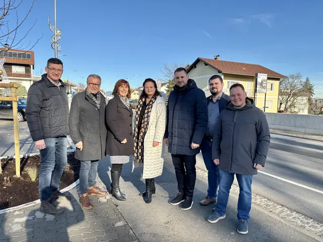 Die zuständigen Gemeindeverantwortlichen aus Premstätten mit Landesrätin Claudia Holzer bei der Eröffnung. | Foto: MeinBezirk/Alois Lipp