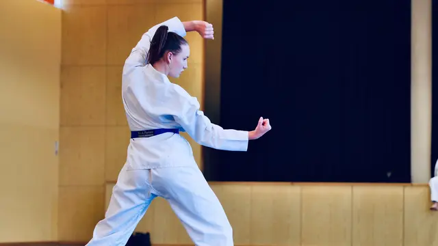 Im Tae-Kwon-Do geht es in erster Linie um die saubere Ausführung der erlernten Techniken und die Konzentration auf sich selbst. | Foto: Helmut Stonig