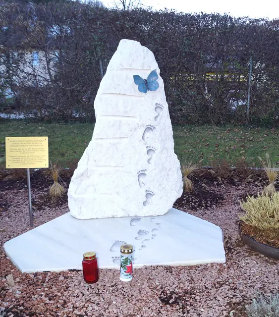 Johann Gutschi schuf ein beeindruckendes Denkmal für Sternenkinder. | Foto: Josef Wind