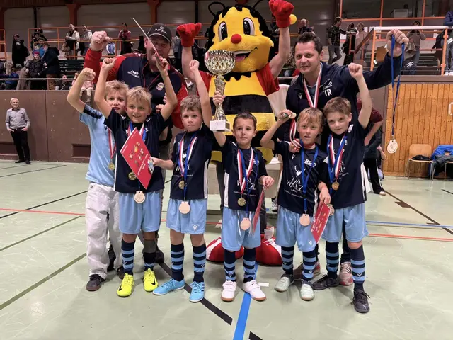 Zum Abschluss des 3. ISK Bandenzauber feiert die SPG Rinn/Tulfes den Turniersieg im U8-Bewerb. | Foto: SPG Ibk West