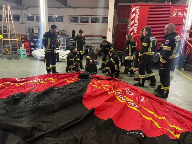 Aufbau des Schnelleinsatzzelts | Foto: FF Waidhofen/Thaya