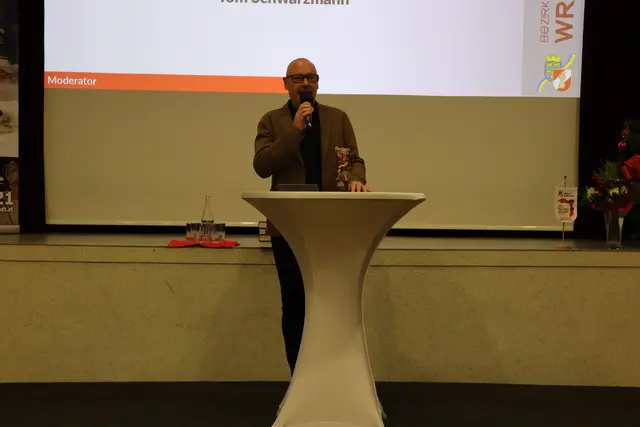 Radio-Niederösterreich-Moderator Tom Schwarzmann führte durch den Abend. | Foto: Schauer