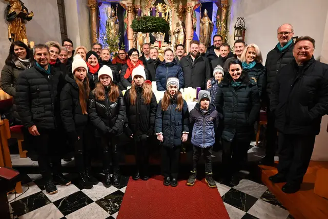 Beim Benefizkonzert konnten 1.800 Euro erreicht werden. Mit dem tollen Reinerlös wird eine Familie in der Gemeinde unterstützt | Foto: VOCS'it