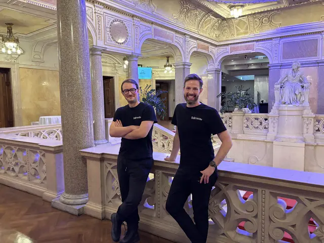 Christoph Kleinsasser und Georg Aufreiter von "Ballmedia" halten Maturabälle fotografisch fest. | Foto: MeinBezirk/Nina Hörack