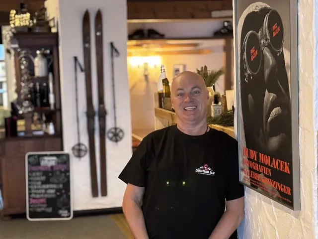 Wolfgang Schulze-Boysen alias "Wuf" will's nochmal wissen. Die Christlum-Alm hat er, im positiven Sinne, komplett umgekrempelt.  | Foto: Haun