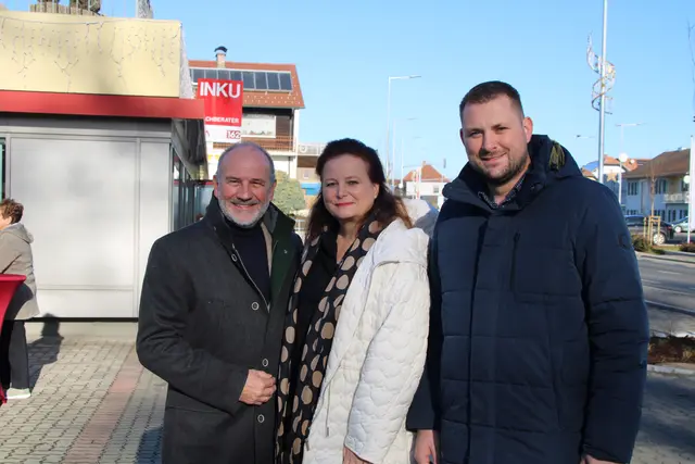 Auch Bundesratspräsident Peter Samt (l.) war bei der Eröffnung in Premstätten dabei. Er sorgte mit seiner Firma für die Lichttechnik entlang der Hauptstraße. | Foto: Marktgemeinde Premstätten