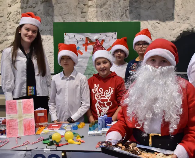 Bei den Verkaufsständen waren der Kreativität keine Grenzen gesetzt. | Foto: Pascal Pali