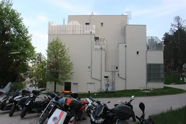 Das ist möglicherweise auch ein Wohnhaus. | Foto: Gerhard Hertenberger