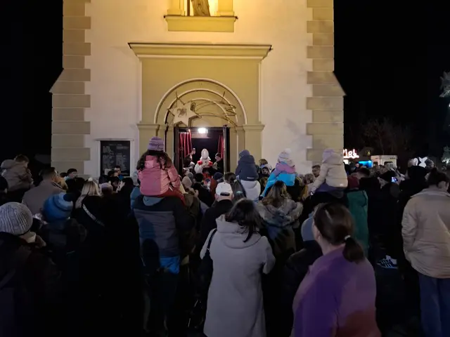Reger Andrang beim Nikolausbesuch. | Foto: Dorfgemeinschaft Peisching