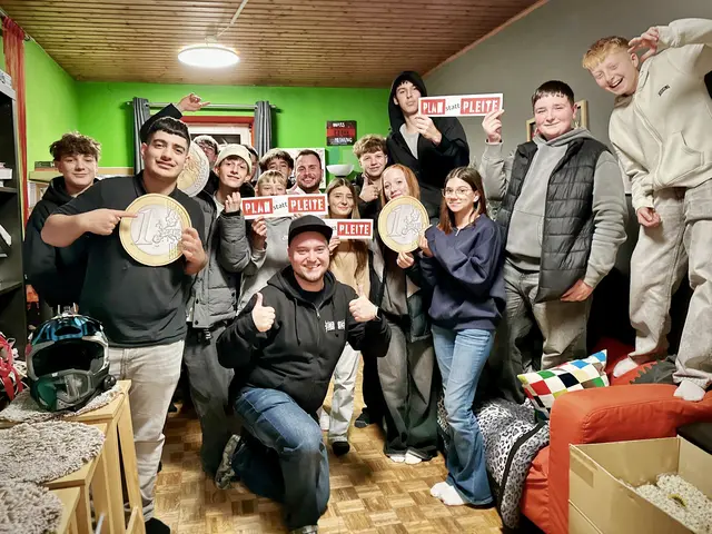 Beim praxisnahen Workshop erhielten die Jugendlichen im Jugendzentrum Neuhofen wertvolle Tipps zum Thema Finanzen. | Foto:  jcuv