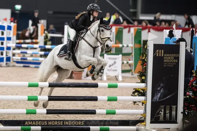 Die Bad Ausseerin Ida-Vivienne Fischer siegte bei den "Amadeus Horse Indoors" in Salzburg und krönte damit eine sensationelle Saison. | Foto: Nora Köck