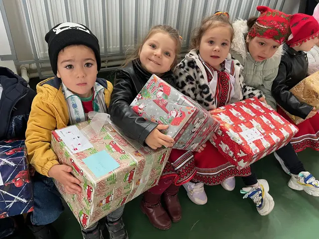 Viele strahlende Kinderaugen gab es in Rumänien beim Verteilen der Geschenke.
 | Foto: Club 41 Leoben