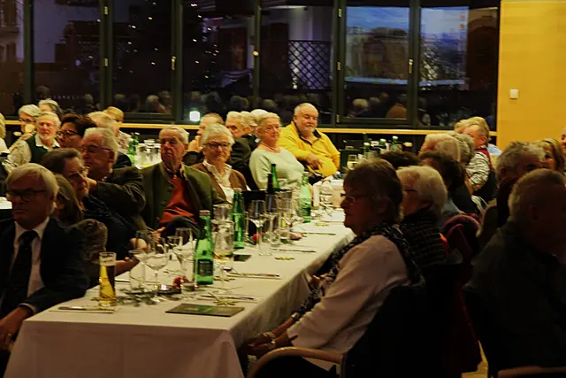 Weihnachtsfeier im Gemeindesaal Anif mit 97 Teilnehmer*Innen