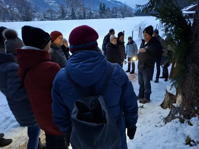Gänsbichler Alois weiß zu jeder Krippe spannende Details | Foto: Karin Prassl