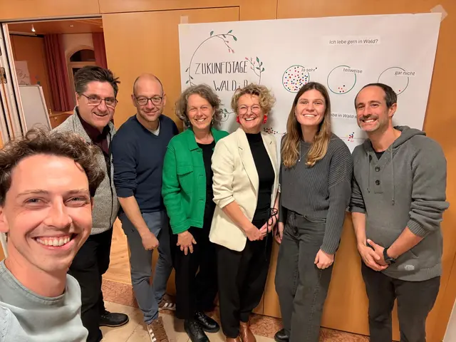 Christian Haselsberger, Bgm Michael Obermoser, AL Gerhard Obwaller, Karin Prassl, Diana Schmiderer, Pia Hohenwarter KEM, Alois Schläffer Sir  | Foto: Christian Haselsberger