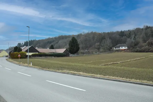 Auf diesem Areal im Stadtteil Radlberg soll ein innovatives Wohnbaumodell umgesetzt werden. | Foto: Josef Vorlaufer