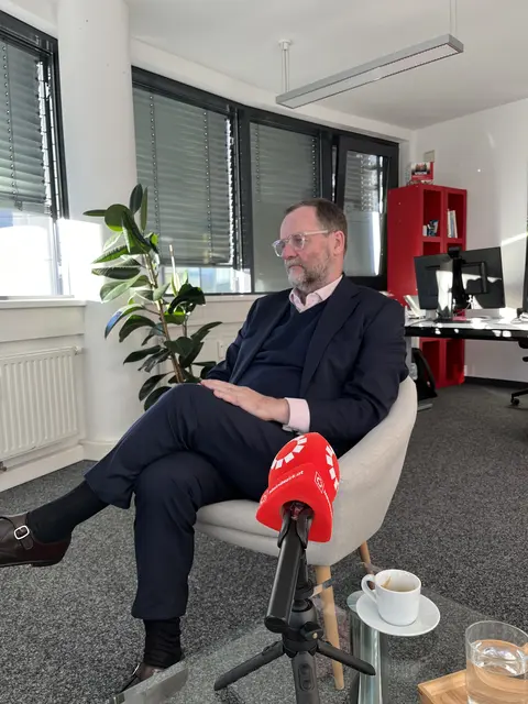 NEOS-Landessprecher und Staatssekretär Sepp Schellhorn will viel bewegen.  | Foto: NEOS / Alexander Plutta