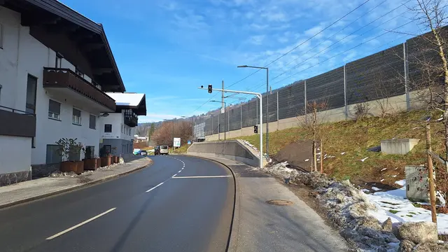 Ab morgen, Freitag, nimmt das neu errichtete bedarfsgesteuerte Ampelsystem in Hopfgarten seinen Betrieb auf. | Foto: Land Tirol
