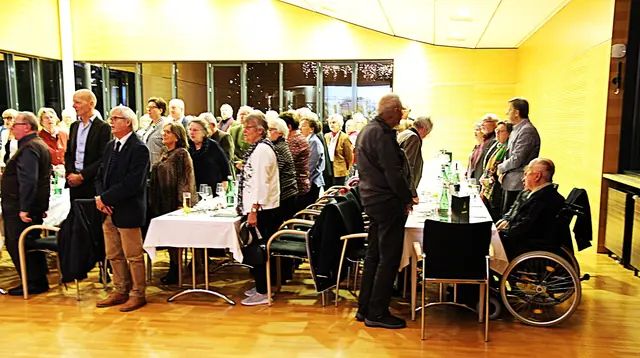 Weihnachtsfeier im Gemeindesaal Anif mit 97 Teilnehmer*Innen