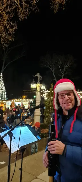 Musiker Thomas Haydn beim Adventmarkt in Berndorf. | Foto: privat