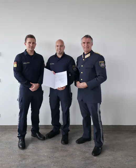 Bernhard Liedl (Mitte)übernahm Anfang Dezember offiziell die Funktion des Kommandanten der Polizeiinspektion in Kittsee. | Foto: LPD Burgenland