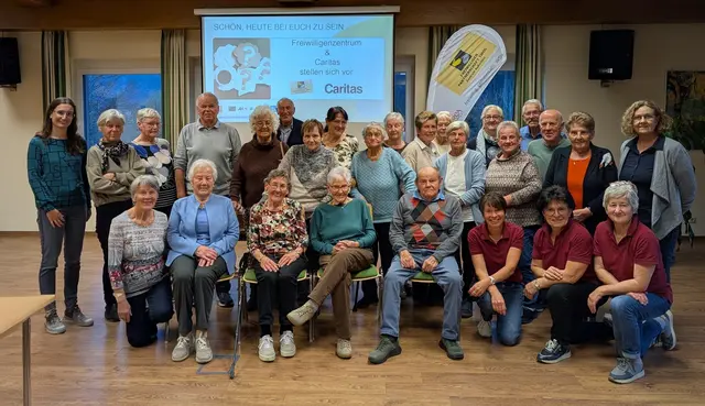 Beim Seniorennachmittag in Höfen erhielten die Senioren tiefe Einblicke in die Arbeit der Caritas und des Freiwilligenzentrums Außerfern. | Foto: REA FWZ