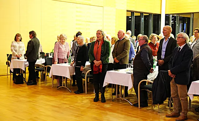 Weihnachtsfeier im Gemeindesaal Anif mit 97 Teilnehmer*Innen