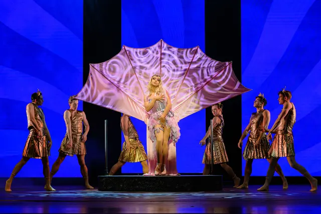 Das Musical "Priscilla - Queen of the Desert" feierte seine Premiere am Salzburger Landestheater. Ein schillerndes Stück mit einer berührenden Geschichte. 
 | Foto: SLT/Tobias Witzgall