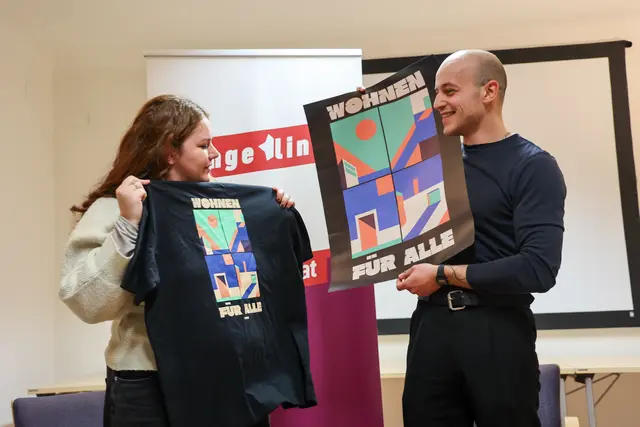 Die Gewinner erhielten ein Plakat und ein T-Shirt als Preise. | Foto: KPÖ/Links